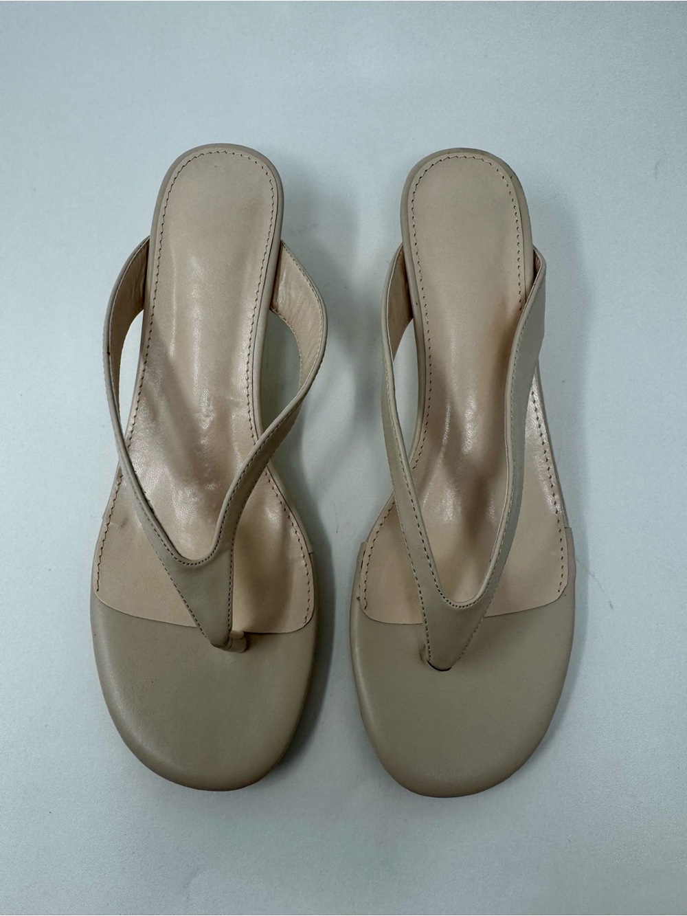 Women's Sandals Round Toe Nude Kitten Heels Flip Flop Short Heeled Slide. Size 9